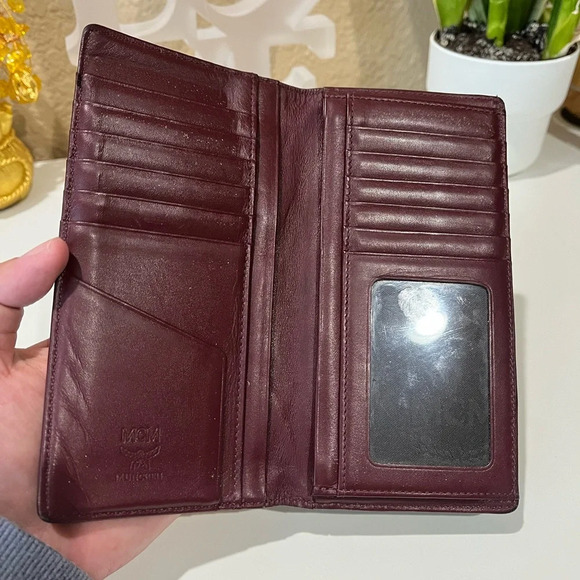 MCM Long Bifold Wallet - Picture 13 of 16